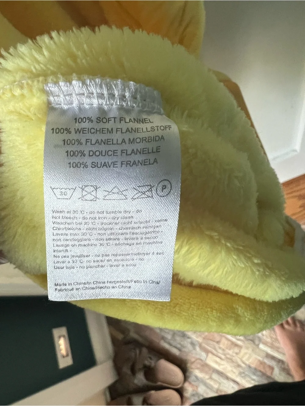 N/A soft yellow
